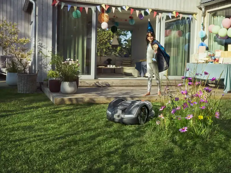 Robotgressklipper på plen